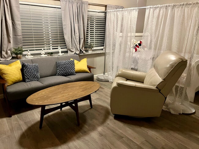 Photo - 5003 Whitney Ave