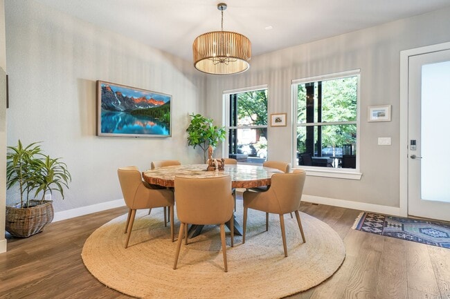 Photo - 1364 Vine St