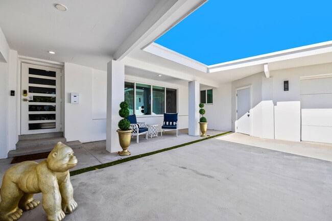 Building Photo - 1627 Seabreeze Blvd