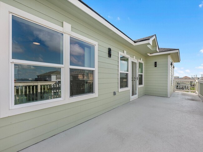 Photo - 1102 64th St