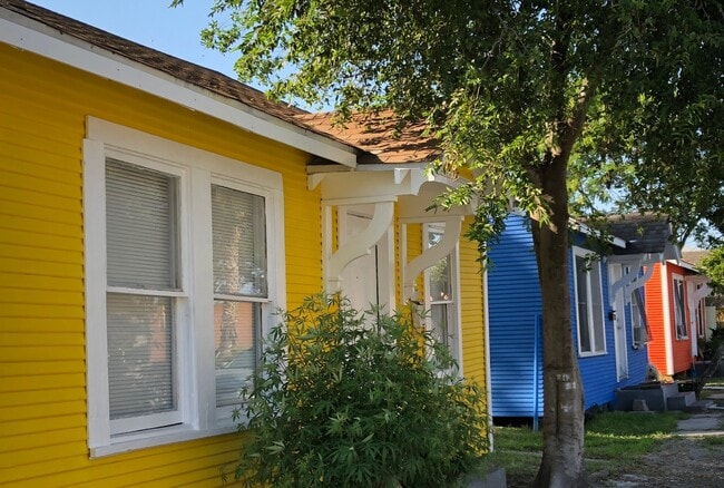 Building Photo - 1223 5th St Rental