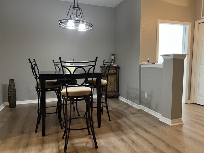 Photo - 1340 Charleston Square Dr