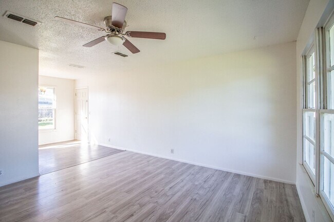 Photo - 3 Bedroom 1 Bathroom house with lots of charm!