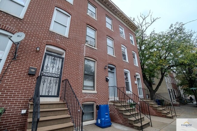 Photo - 1028 W Lombard St Townhome