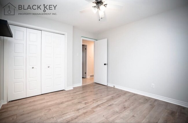 Photo - 107 Edgehill Crescent