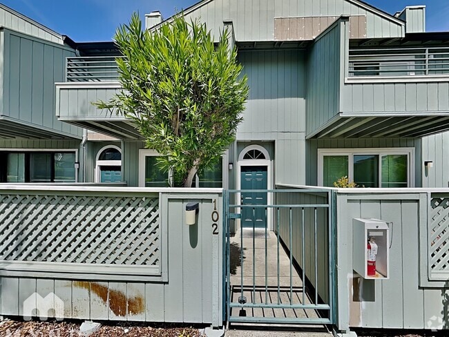Building Photo - 102 Glenbridge Ct Rental