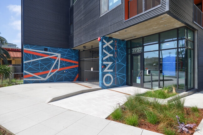 Entrance - Onyx on Park