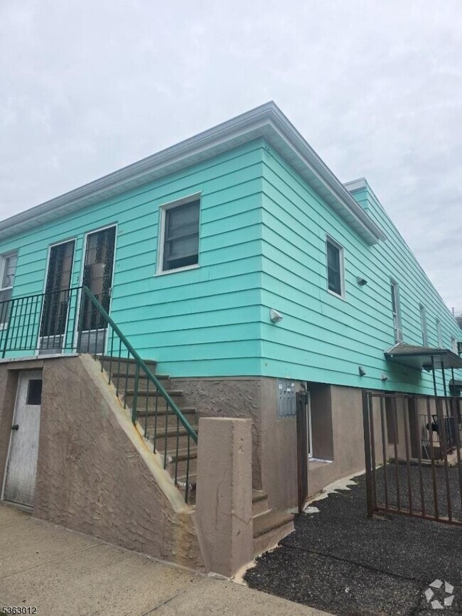 Building Photo - 20 N 8th St Rental