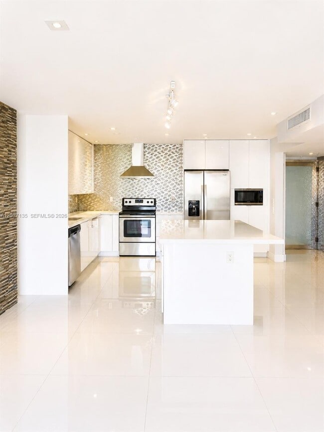 Photo - 19390 Collins Ave Unit 907