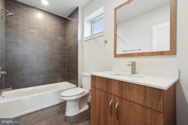 Photo - 2157 E Lehigh Ave Unit 314