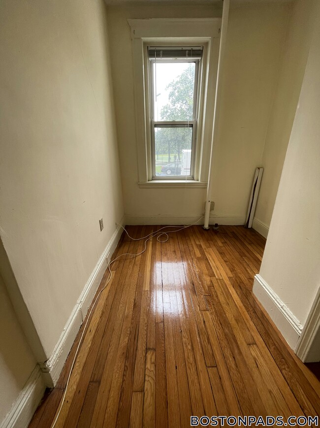 Building Photo - 143 Park Dr Rental
