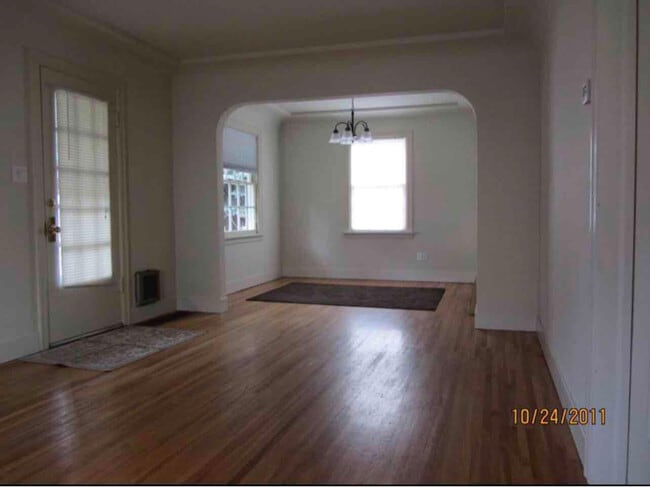 Photo - 5317 N Wall St