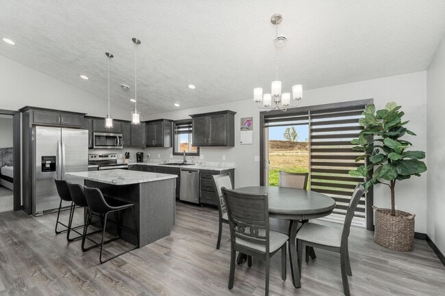 Photo - 4500 W 34th St N