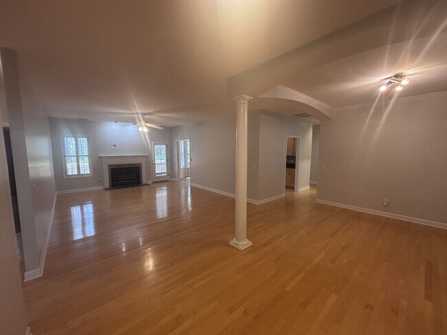 90 Pine Vista Dr