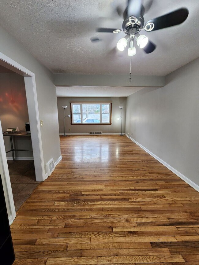 6920 SOM Center Road