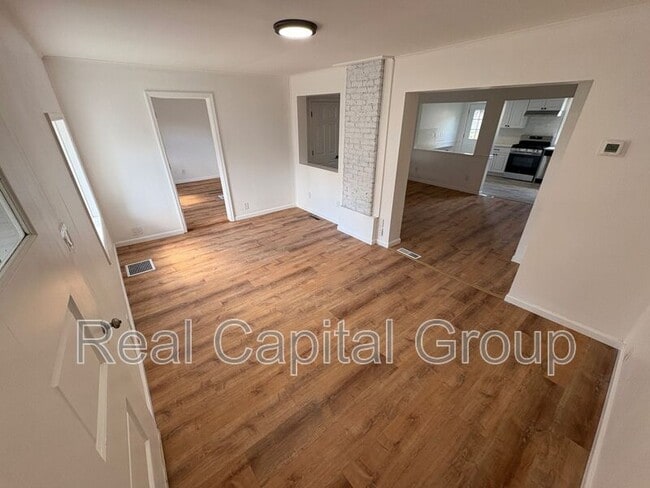 Building Photo - 117-119 Odell St Unit 117 Rental