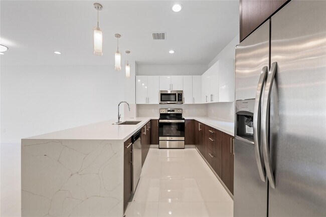 Photo - 1428 SW 4th Ave