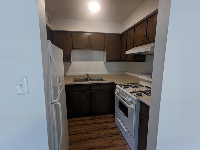 Greenbriar Apartments - Greenbriar Apartments