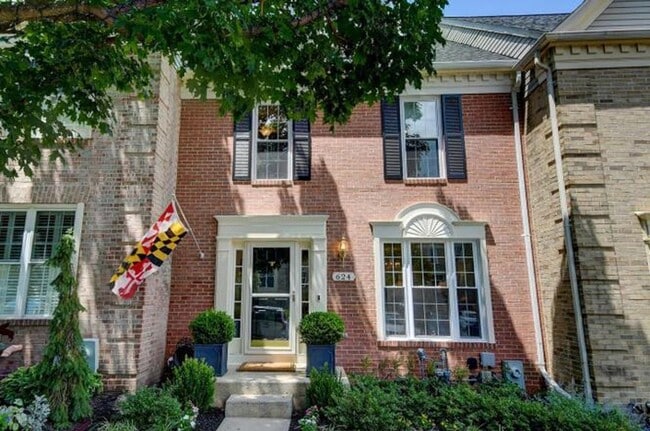 Photo - Mays Chapel Chapelgate Townhome | Renovated Main Level + KitchenAid Appliances | Deck Overlooking...