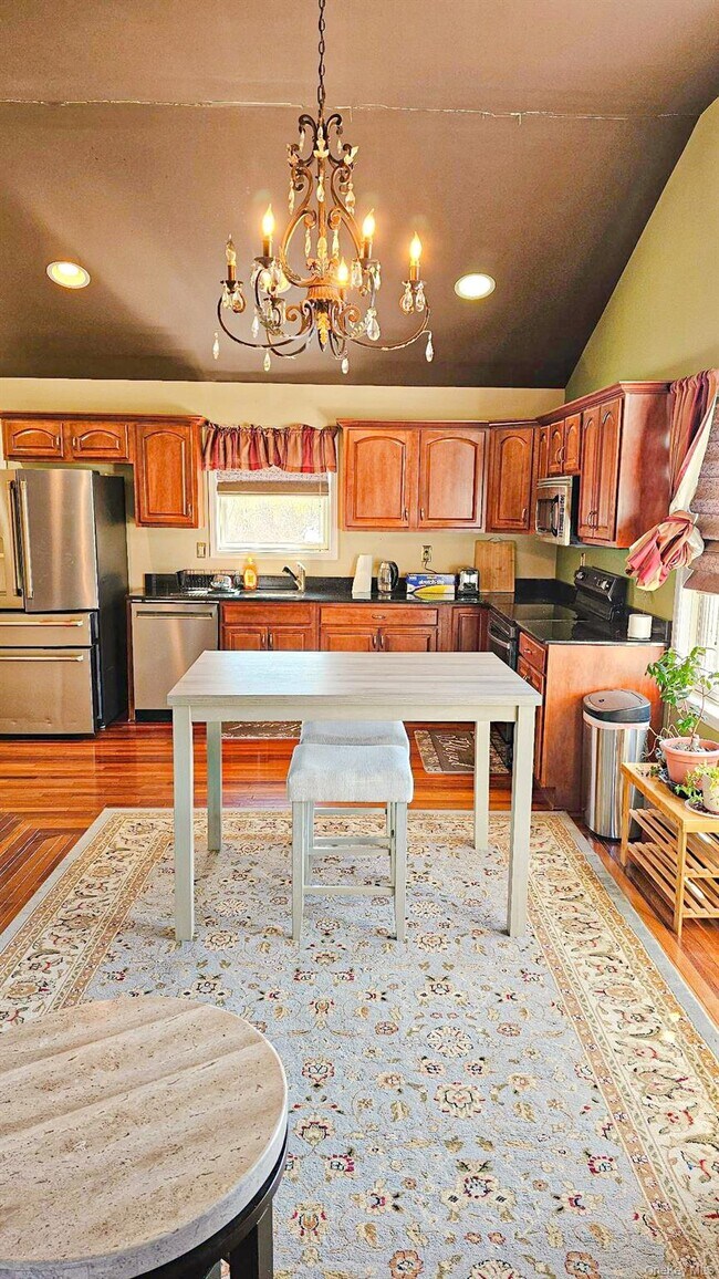 315 Arcadia Rd