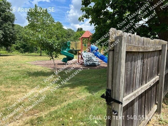 Photo - 418 Arbor Ave SE