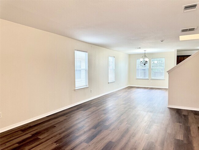 Photo - 3814 Silver Bridge Ln