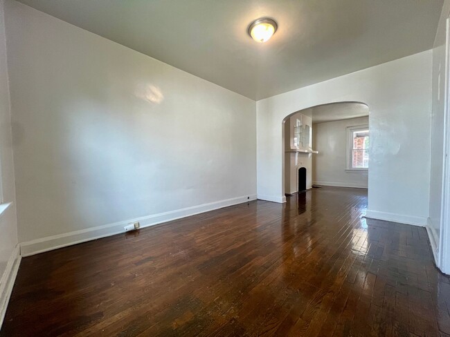 Photo - Beautiful 2BR Duplex in a Great Oakland Lo...