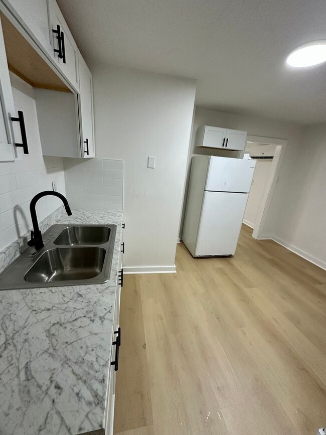 Photo - 529 Smith St
