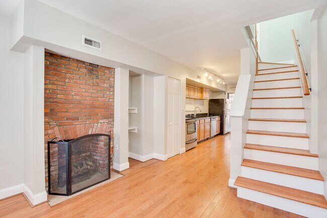 Photo - 7 E Hamburg St