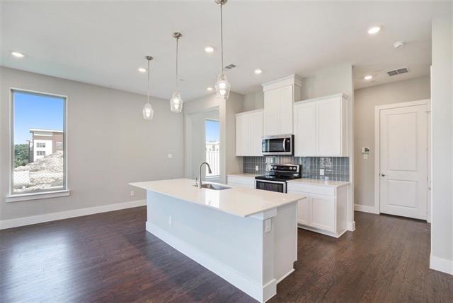 Photo - 1050 Maverick Dr