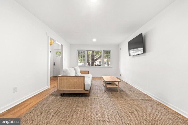 Photo - 282 Clermont Terrace