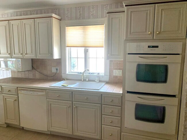 Building Photo - 449 Washington St Unit 2