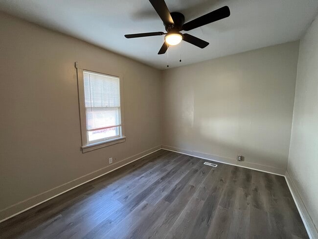Photo - 615 W 7th Ave
