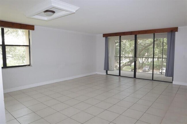 Photo - 6800 Cypress Rd Unidad 310