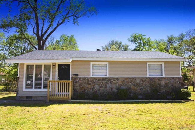 Building Photo - 604 Dorothy Dr Rental