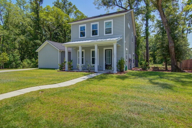 Photo - 185 Barons Dr