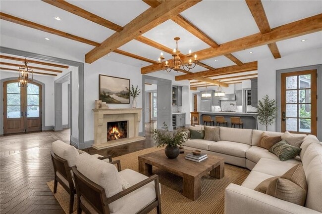 Photo - 425 Broadland Rd NW