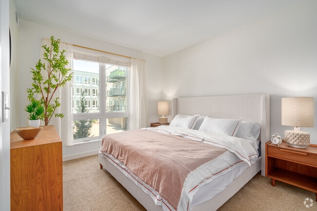 1BR, 1BA - 814SF - Bedroom - Elan Yorktown
