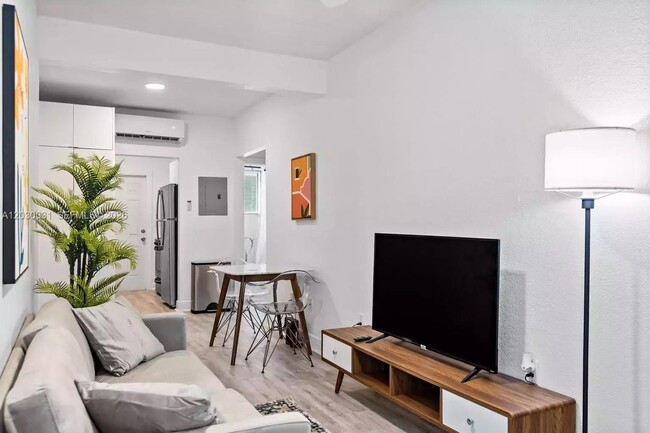 Photo - 7325 Carlyle Ave Unit 2