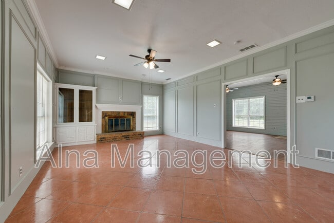 Photo - 743 Kings Ln