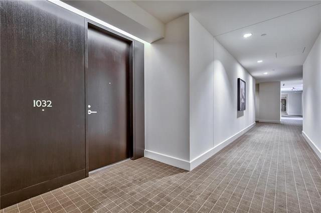 Building Photo - 2408 Victory Park Ln Unit 1032