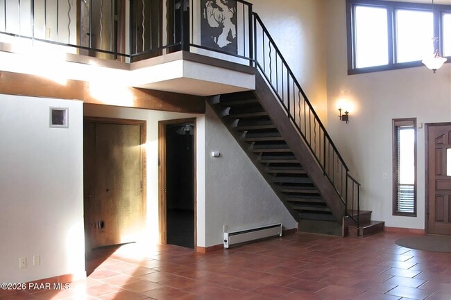 Photo - 2550 Love Ln