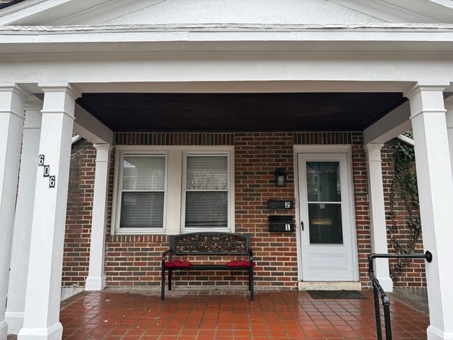 Photo - 606 N Woodington Rd Unidad 2