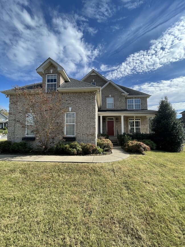Building Photo - 426 Creekview Dr