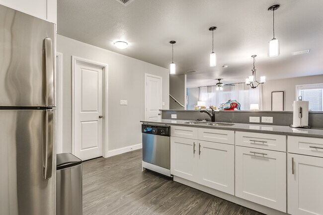 Photo - 4008 Sheraton Rd