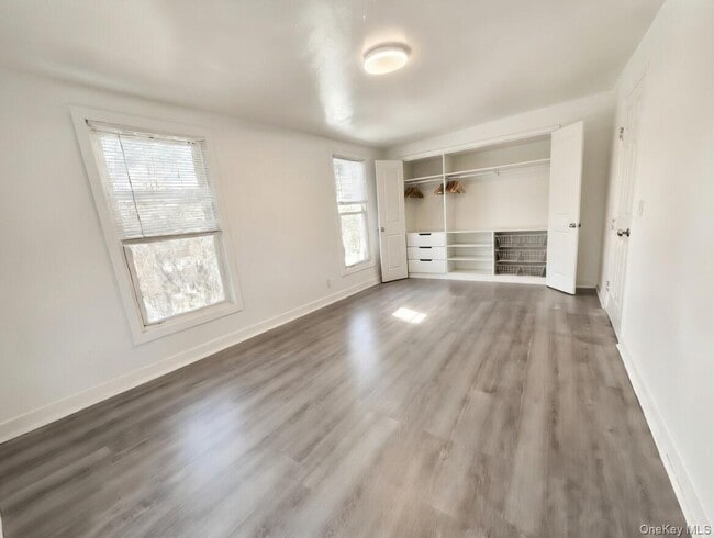 Photo - 611 St Lawrence Ave Unit 2