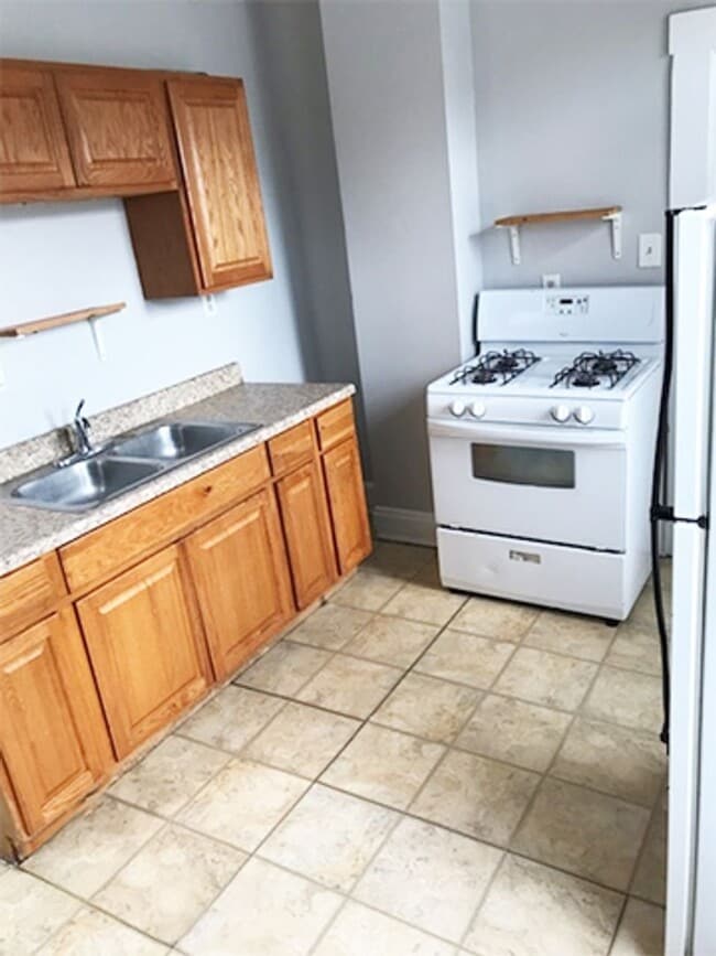 Building Photo - 2831-2833 Glendora Avenue Unit 2833-02