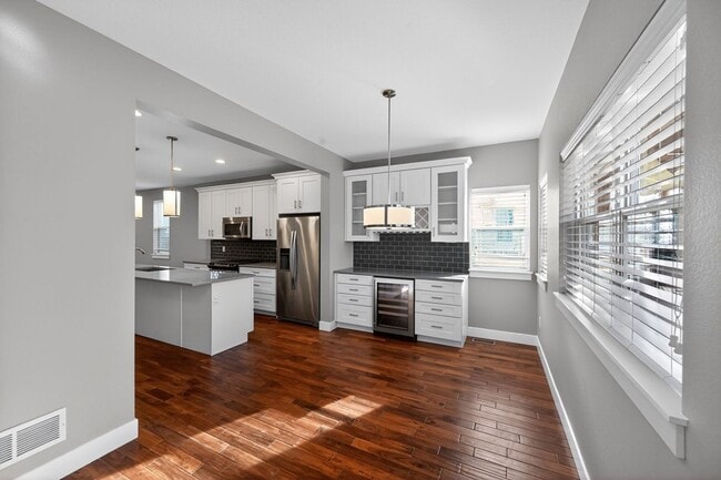 Photo - 1750 W 40th Ave