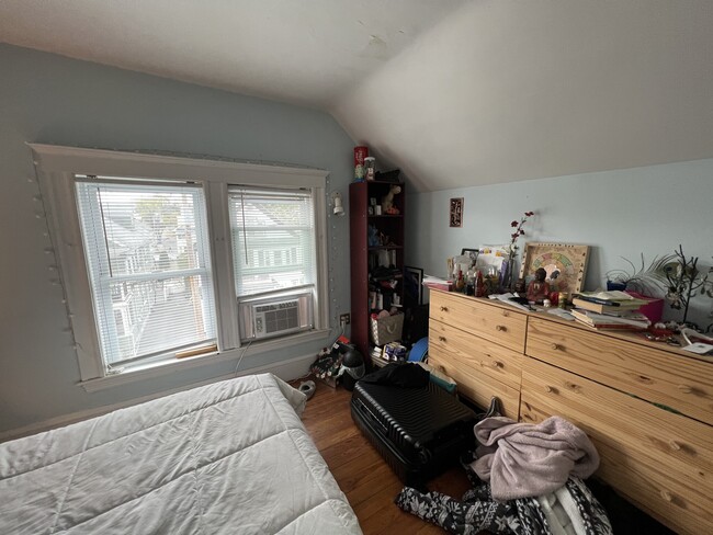 Photo - 11 Burnham St Apartments Unit 3