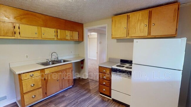 Photo - 422 Old Buckeye Cove Rd